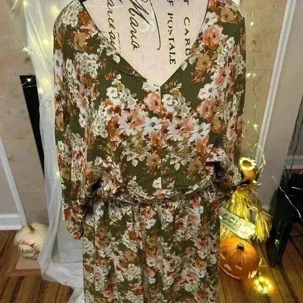 Andrew by Unit Olive Green Floral Dress. NWT. Size 1X.